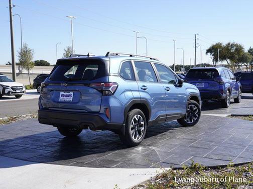 2025 Subaru Forester Base