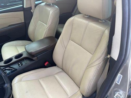 2013 Toyota Avalon Limited