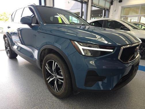 2023 Volvo XC40 B5 Core