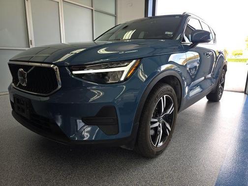 2023 Volvo XC40 B5 Core