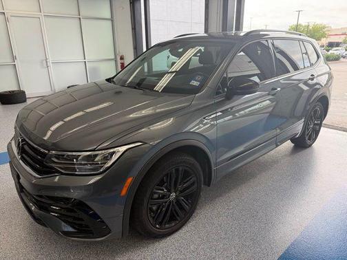 2022 Volkswagen Tiguan 2.0T SE R-Line Black