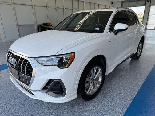 2022 Audi Q3 45 S line Premium