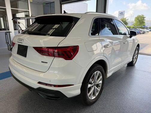 2022 Audi Q3 45 S line Premium