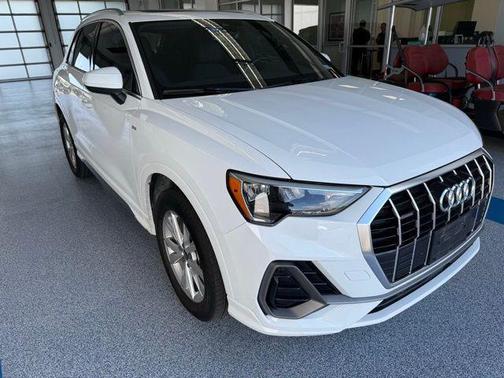 2022 Audi Q3 45 S line Premium