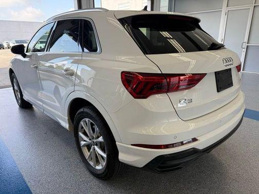 2022 Audi Q3 45 S line Premium