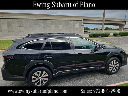 Crystal Black Silica 2024 Subaru Outback Premium