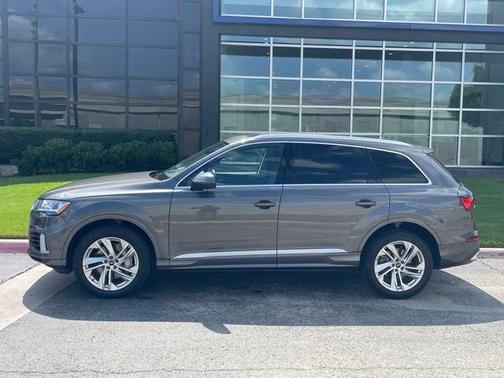 2021 Audi Q7 55 Premium Plus