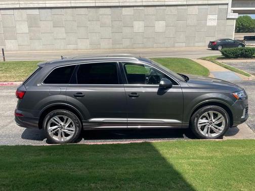 2021 Audi Q7 55 Premium Plus