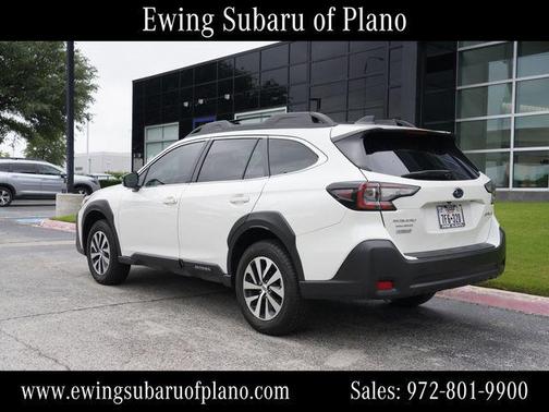 Crystal White Pearl 2025 Subaru Outback Premium