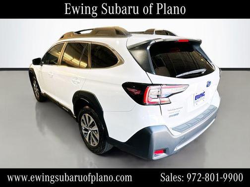 Crystal White Pearl 2025 Subaru Outback Premium