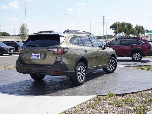 2025 Subaru Outback Premium