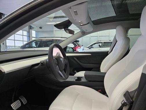 2025 Tesla Model Y Performance Dual Motor All-Wheel Drive