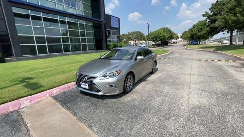 2016 Lexus ES 300h Base