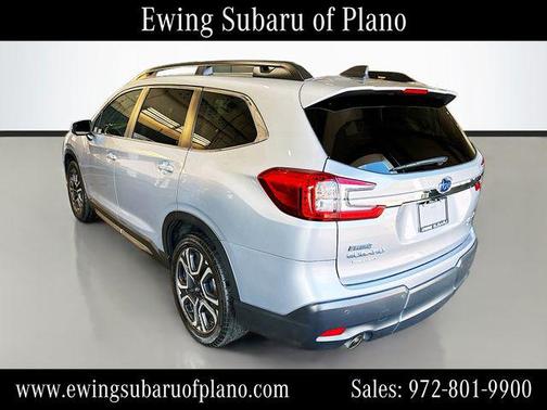 Ice Silver Metallic 2023 Subaru Ascent Limited 8-Passenger