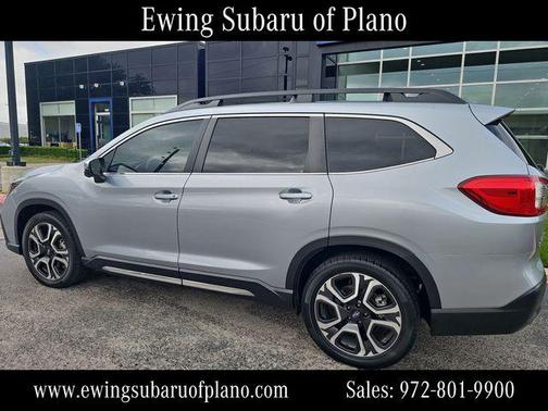 Ice Silver Metallic 2023 Subaru Ascent Limited 8-Passenger