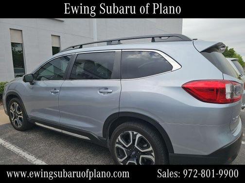 Ice Silver Metallic 2023 Subaru Ascent Limited 7-Passenger