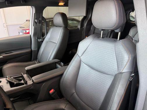 2021 Toyota Sienna XSE 7 Passenger