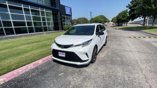 2021 Toyota Sienna XSE 7 Passenger