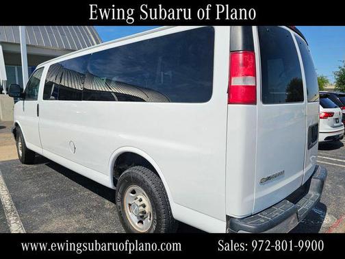 Summit White 2018 Chevrolet Express 3500 LT