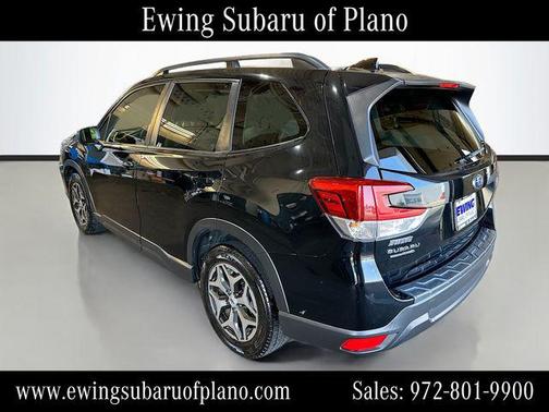 Crystal Black Silica 2020 Subaru Forester Premium