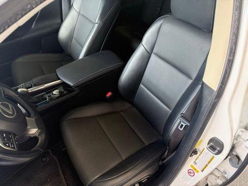 2016 Lexus GS 200t 200t
