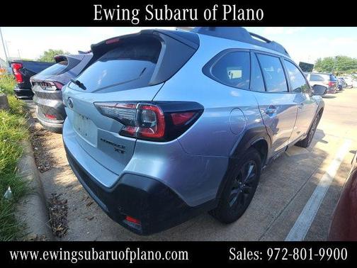 Ice Silver Metallic 2024 Subaru Outback Onyx Edition XT