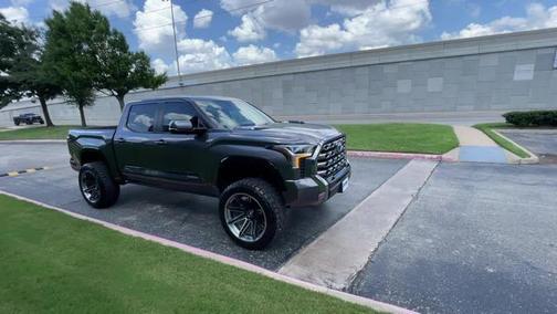 2024 Toyota Tundra Hybrid Platinum