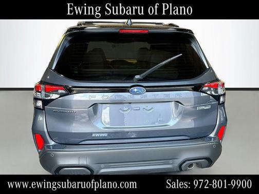 Magnetite Gray Metallic/Crystal Black Silica 2025 Subaru Forester Hybrid Touring