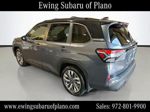 Magnetite Gray Metallic/Crystal Black Silica 2025 Subaru Forester Hybrid Touring