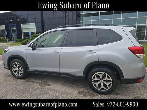 Ice Silver Metallic 2023 Subaru Forester Premium
