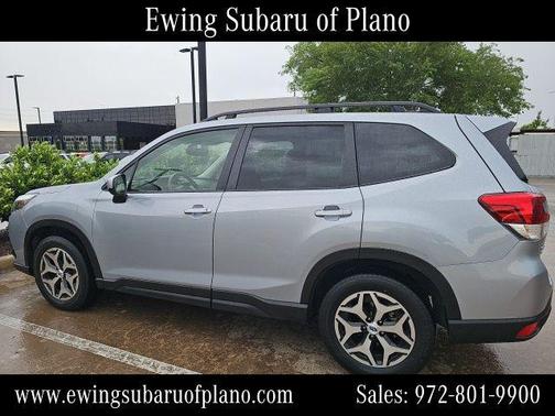 Ice Silver Metallic 2023 Subaru Forester Premium