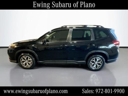 Crystal Black Silica 2023 Subaru Forester Premium