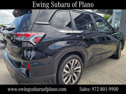 Crystal Black Silica 2025 Subaru Forester Touring