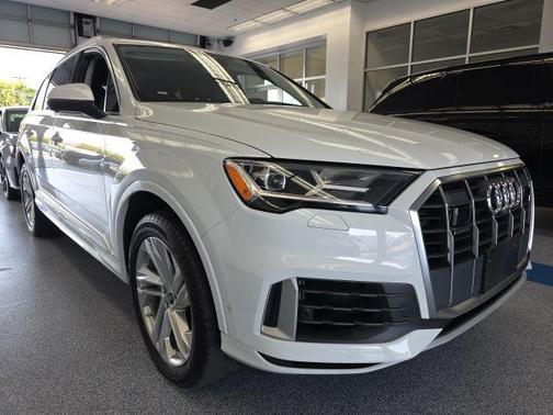 2022 Audi Q7 55 Premium Plus