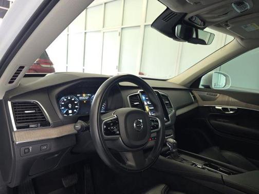 2022 Volvo XC90 T6 Inscription