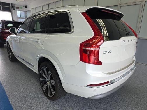 2022 Volvo XC90 T6 Inscription