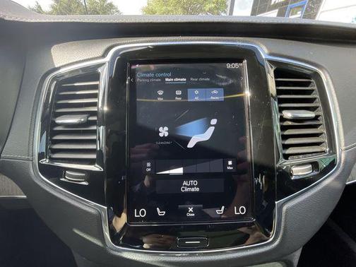 2022 Volvo XC90 T6 Inscription