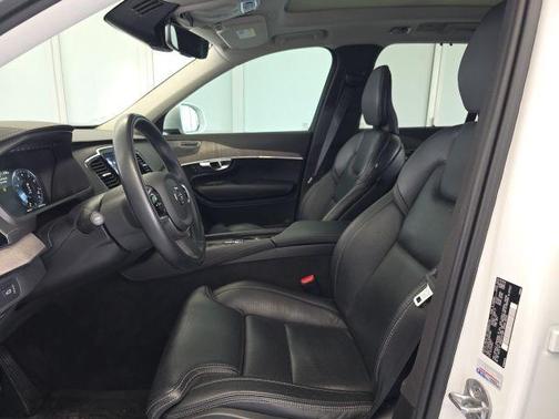 2022 Volvo XC90 T6 Inscription