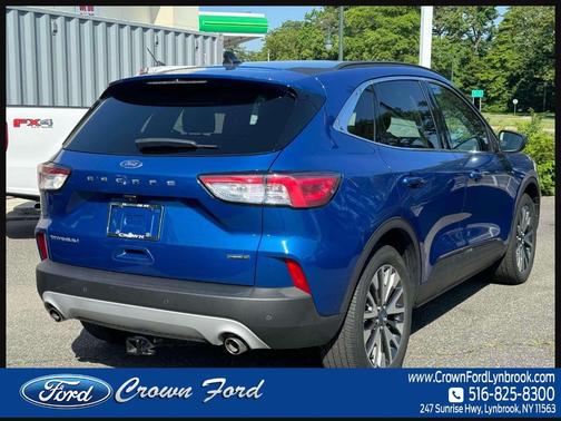 2022 Ford Escape Titanium Hybrid