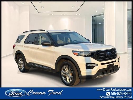Star White 2023 Ford Explorer XLT