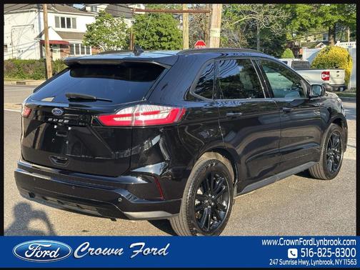 Black 2023 Ford Edge SEL