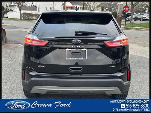Black 2022 Ford Edge SEL