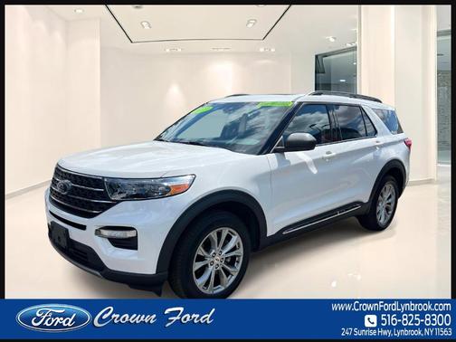 Star White 2023 Ford Explorer XLT