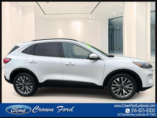2022 Ford Escape Titanium Hybrid