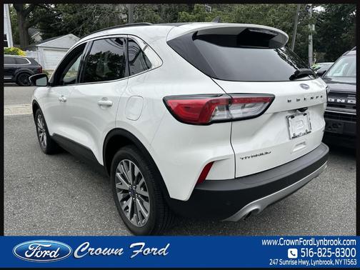 2022 Ford Escape Titanium Hybrid