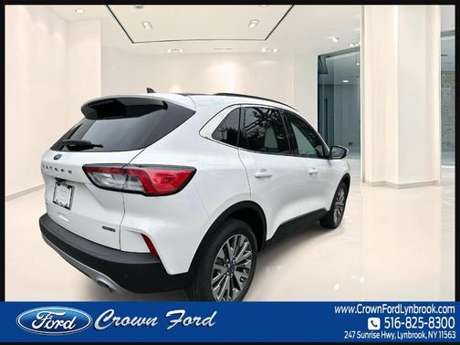 2022 Ford Escape Titanium Hybrid