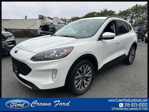 2022 Ford Escape Titanium Hybrid