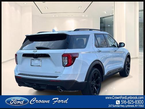 Star White 2023 Ford Explorer ST-Line