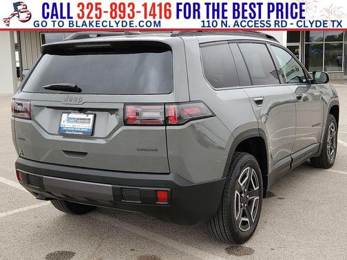 Sting Gray Clearcoat 2026 Jeep Cherokee LAREDO/LIMITED