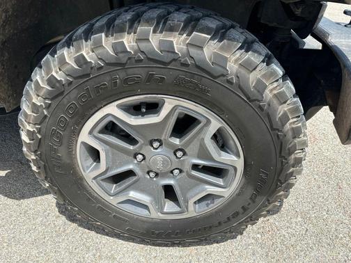 Black Clearcoat 2014 Jeep Wrangler Unlimited Rubicon
